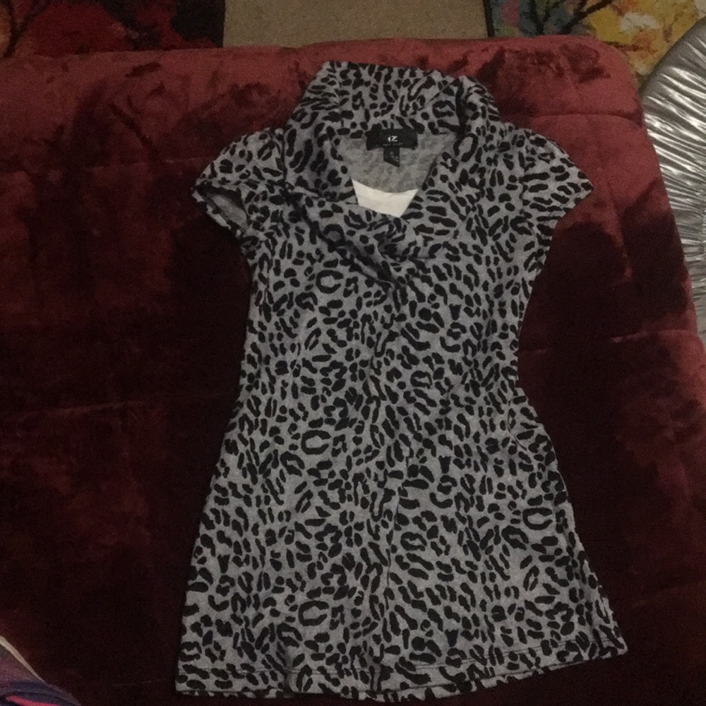 (2 items) Girls size 7 Shirt and dress